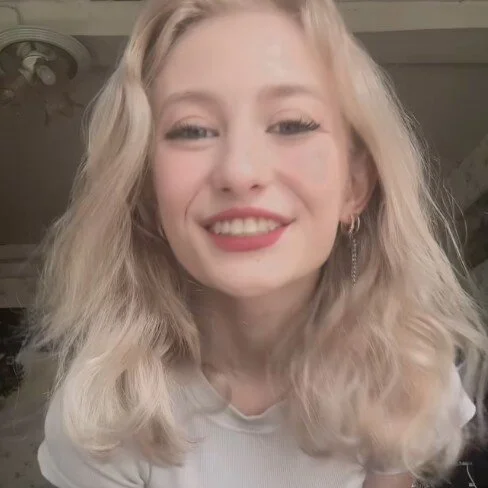 Lisaloveflower profile photo