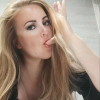 Gambar Avatar Stunningboobs