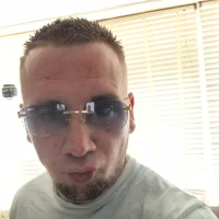 Johnny010010's Profile Pic
