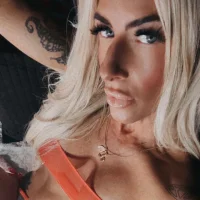 blondiluvsanal's Avatar Pic
