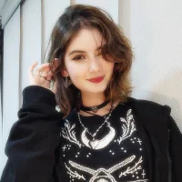 Findiryts Adlı Modelin Çevrimdışı Sohbet Odası