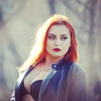 MissCaprise's Profile Pic