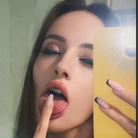 lololowka_'s Avatar Photo