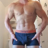 รูปโปรไ  ฟล์ของ blueeyeblonde33