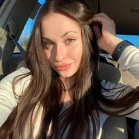 larracroftt's Profile Pic