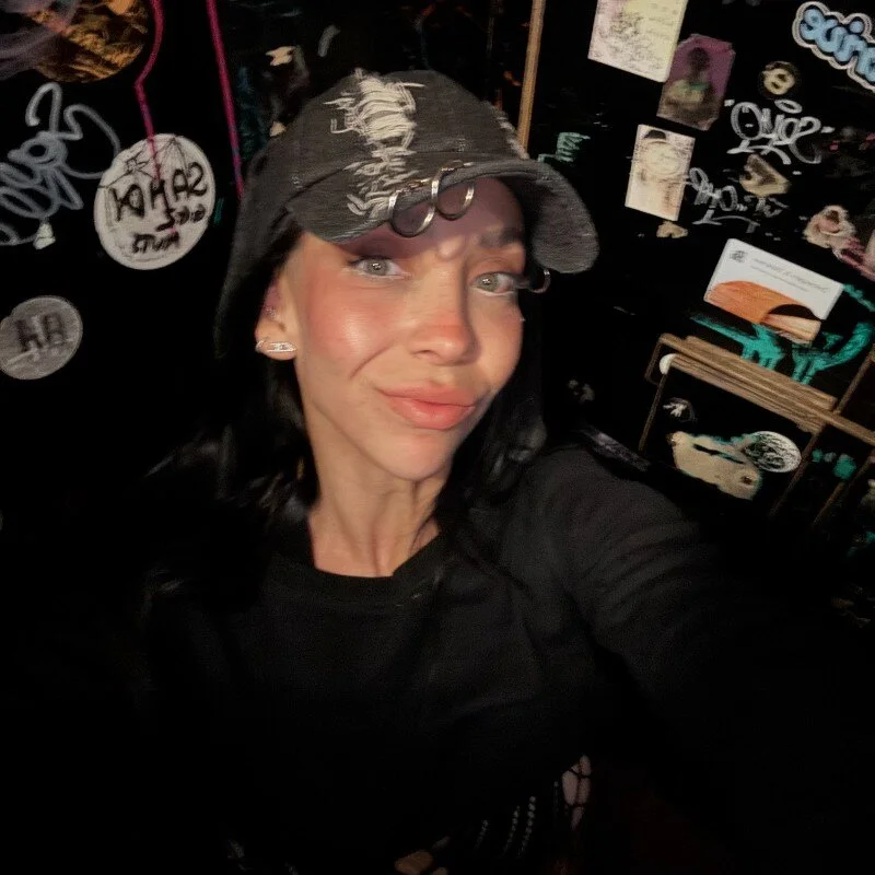cestlou profile photo