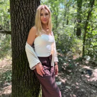 Rosavelle01's Avatar Pic