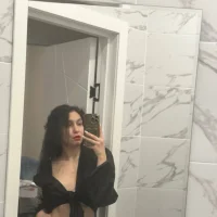 Emlini's Profile Pic