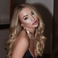 WoW__JuliaBlonde's Avatar Pic