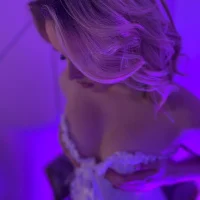 EllyLinn's Avatar Pic