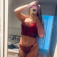 PlayfulPoppyxx's Profile Pic