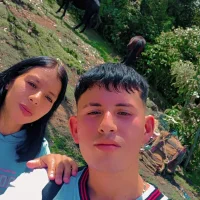 DaniaAndAlan's Profile Pic