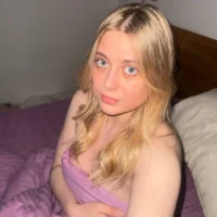 blonde_kellyy
