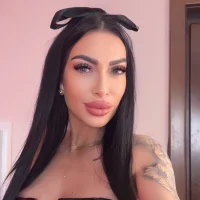 Kimtinell's Profile Pic