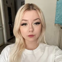 RoxyParkhouse's Profile Pic