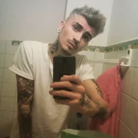 JonnySkatexxx's Profile Pic