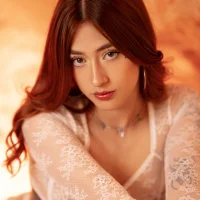 Slika avatara modela violet_ch