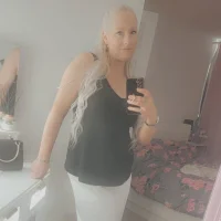 RoxyLee22x's Avatar Pic