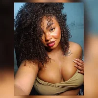 yunaelliee's Profile Pic