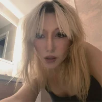 MariPowell's Profile Pic