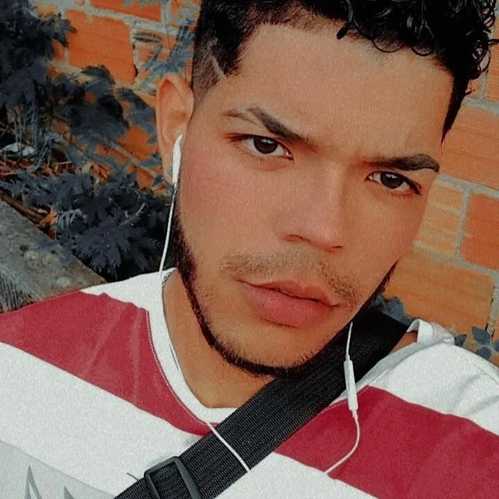 Dmitryholl27 profile photo