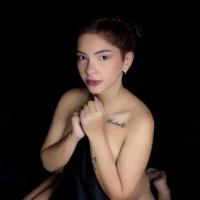 Alahiasofia's Profile Pic