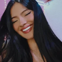 roxxy_z_'s Profile Pic