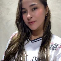Emily_Raves's Profile Pic