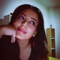 LauraToro_ Adlı Modelin Avatarı