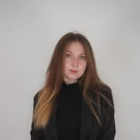 AmberVarona's Avatar Photo