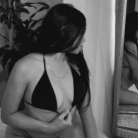 skinydoll_'s Profile Pic