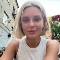 Marie__Simpon Φωτ, Προφίλ