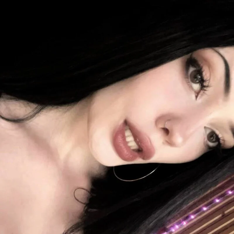Alluring_Silk Stripchat profile image