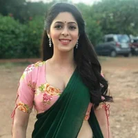 shivani_hot369