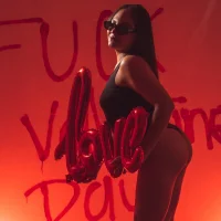 Lizz_Collins Adlı Modelin Avatarı