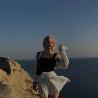 DemiTeona's Profile Pic