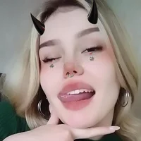 VelloraSolene profiképe