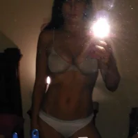 Perla69 Φωτ, Προφίλ