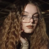 Gambar Profil AdelinaVinsent