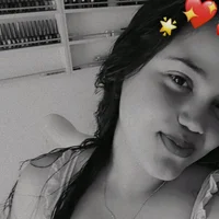 Gambar Profil Sarah_Hills