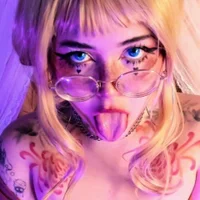 _charlottte_'s Profile Pic