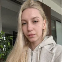 LunaWhiteXX live cam model
