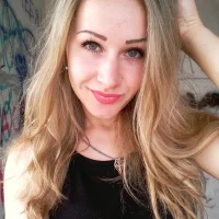 ElviraFluffy Φωτ, Προφίλ