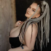 huge_tits's Profile Pic