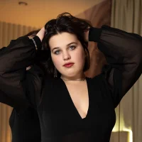 Gambar Profil Rebecca__Moon