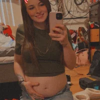 ivylovvee's Profile Pic