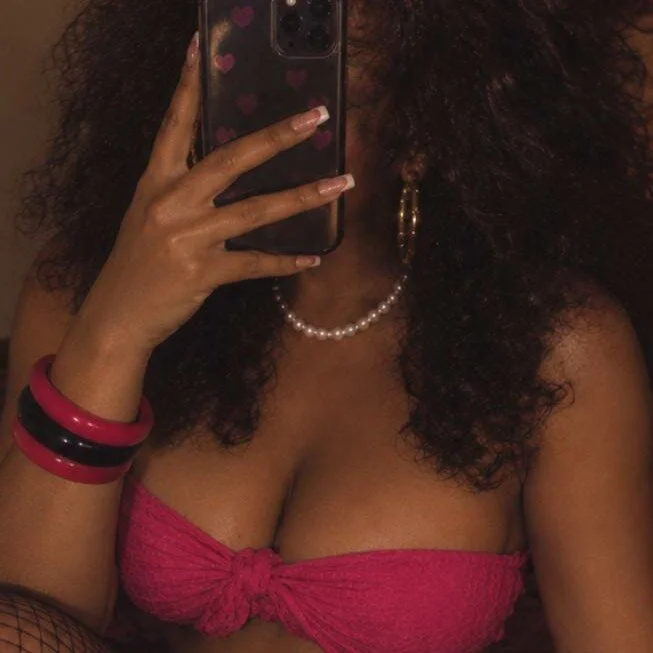 MadameGenevieve profile photo