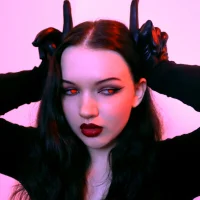 QueenTamara's Avatar Photo