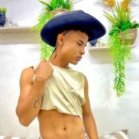 huntvoyss's Profile Pic