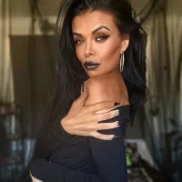 thehiveempress's Profile Pic